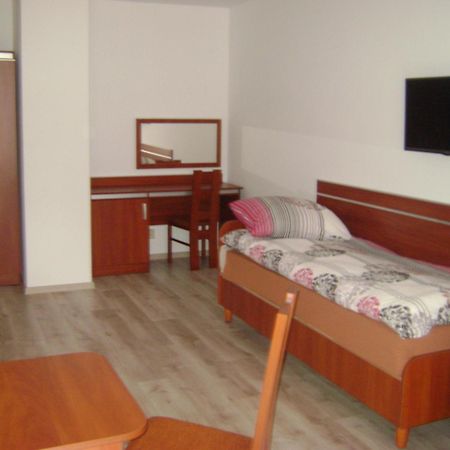 Diament Bed & Breakfast Rewal Bagian luar foto