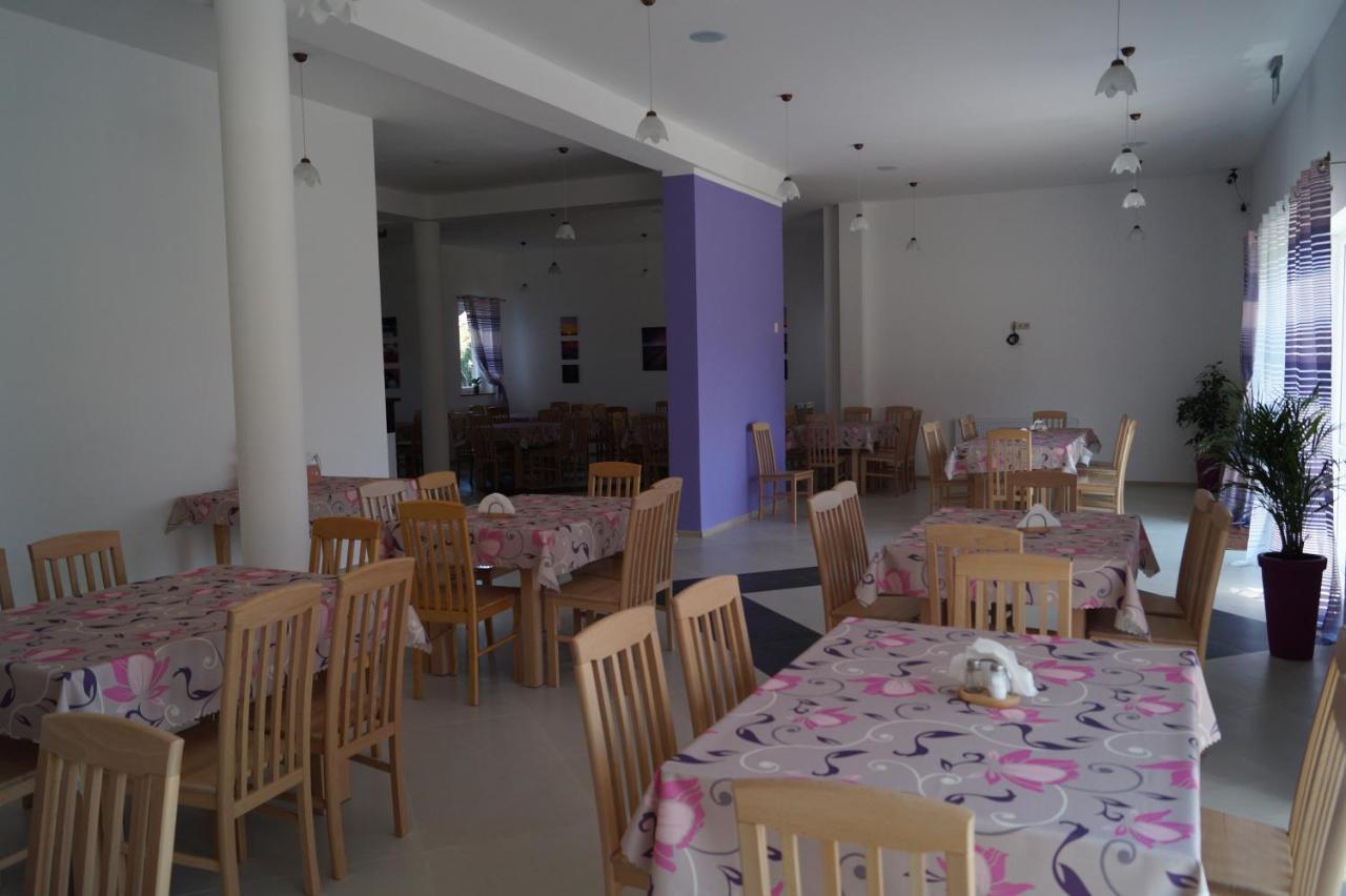 Diament Bed & Breakfast Rewal Bagian luar foto