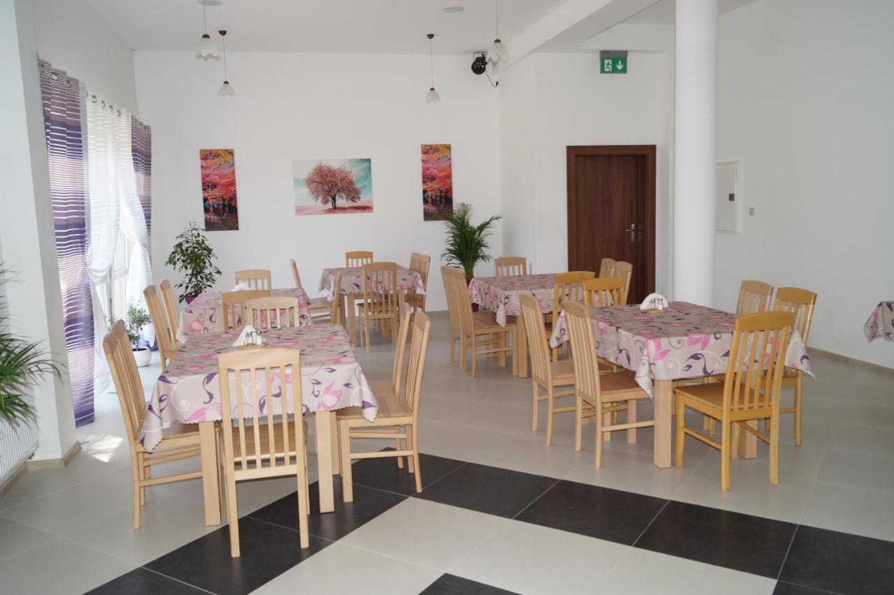 Diament Bed & Breakfast Rewal Bagian luar foto